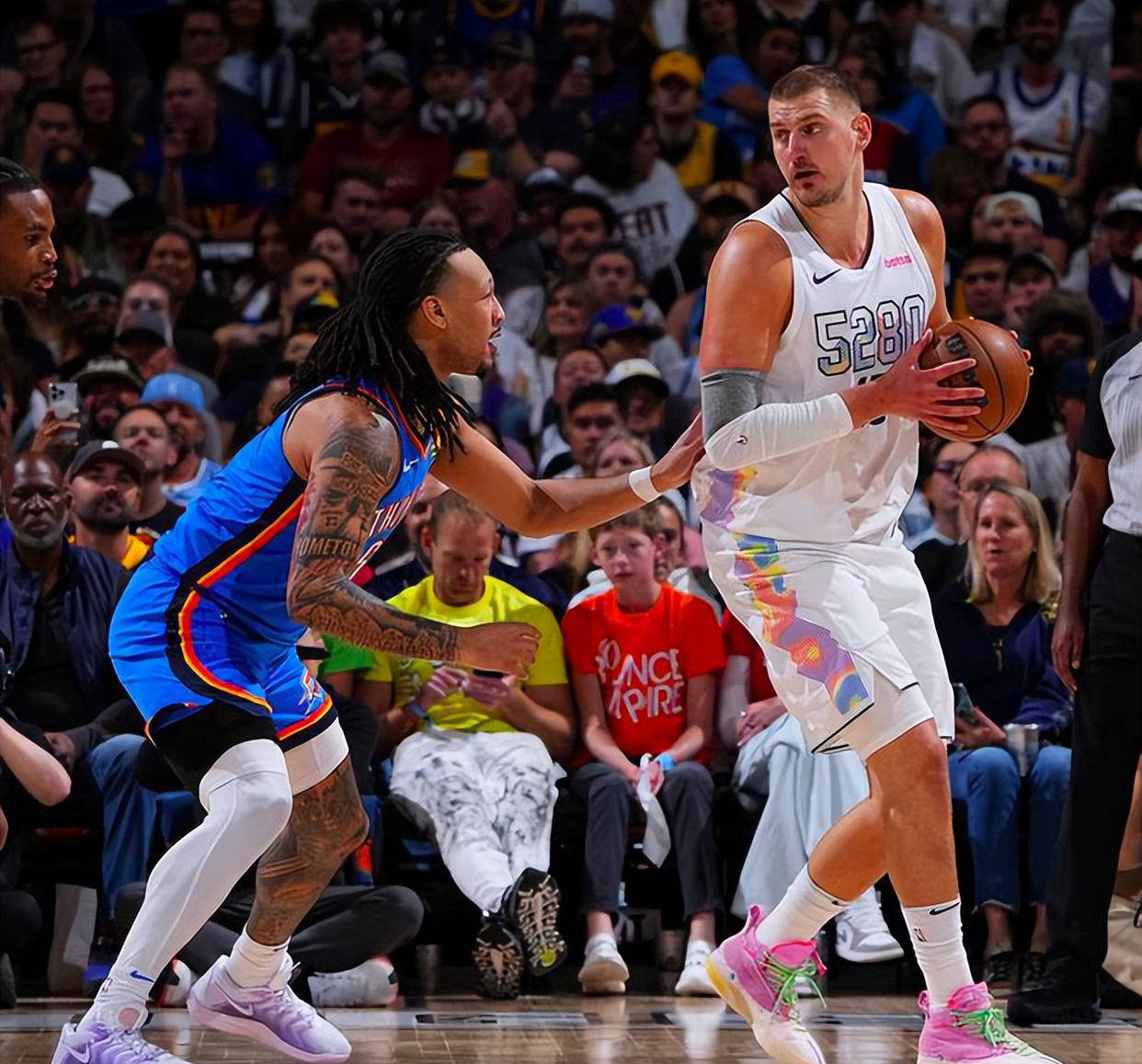 kaiyun网页版平台 莱万多夫斯基新星重要助攻表现突出，掘金前途光明！